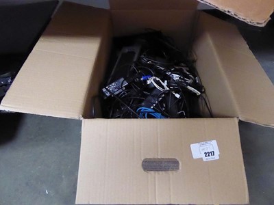 Lot 2217 - Box containing various cables