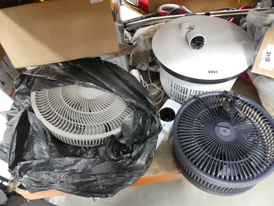 Lot 3251 - Loose fans, steam mops etc