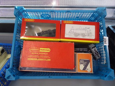 Lot 2437 - Tray containing model railway trains and...