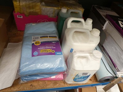 Lot 3369 - Cleaning cloths, plus 4 tubs of cleaning...