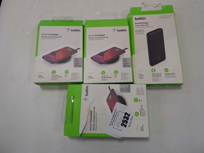 Lot 2532 - Belkin wireless charging pads, power banks etc.