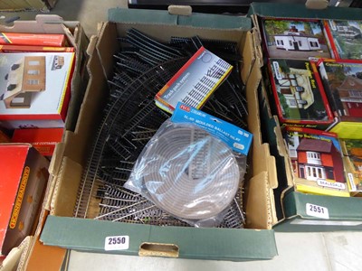 Lot 2550 - Tray of railway track etc.