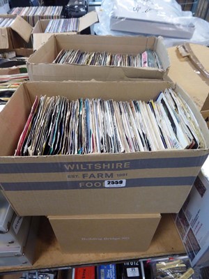 Lot 2559 - Box of vinyl singles