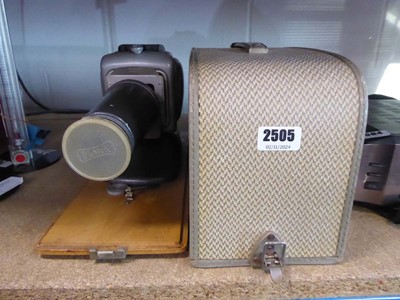 Lot 2505 - Plank Noristrunpf projector in a case