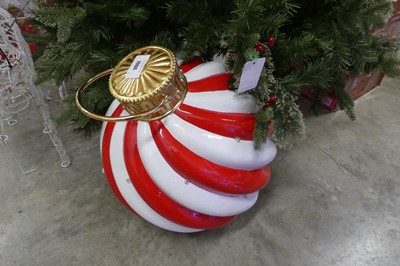 Lot 2006 - Large Christmas bauble with integrated LED...