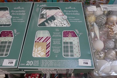 Lot 2140 - 5 Hallmark recyclable 20 piece Christmas gift...