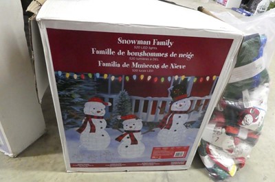 Lot 2176 - Set of 3 outdoor pre lit snowmen family