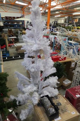 Lot 2210 - Alaskan 6' white artificial Christmas tree