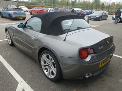 Lot 2003 BMW Z4 2.5l soft-top convertible roadster