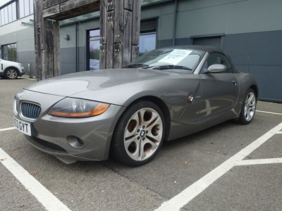 Lot 2003 BMW Z4 2.5l soft-top convertible roadster