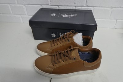 Lot 1350 - Boxed pair of mens Penguin paxton trainers in...