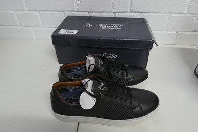 Lot 1355 - Boxed pair of mens Penguin paxton trainers in...