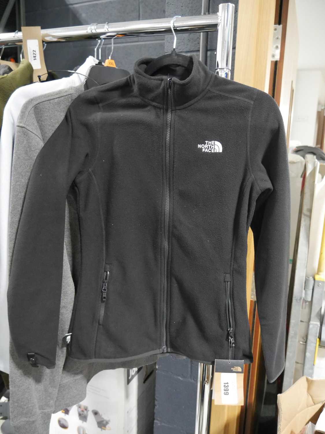 Lot 1399 - Ladies The North Face full zip fleece in black...