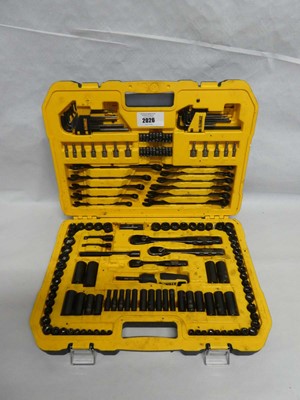 Lot Cased DeWalt (DWMT45184) approx. 184 piece...