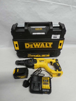 Lot Cased DeWalt (DCH033M2) 18V XR brushless SDS...