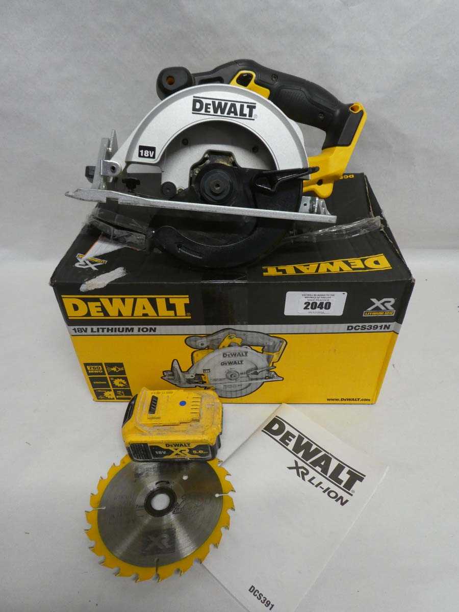 Lot DeWalt (DCS391N) XR brushless 18V circular saw...