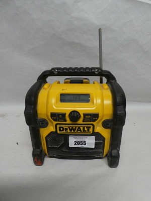 Lot DeWalt (DCR021-XJ) 18V site radio (no battery)