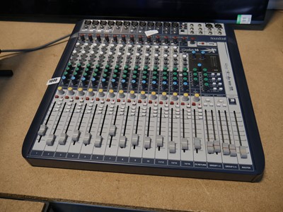 Lot 1040 - Soundcraft Signature 16 mixing system (5049558)