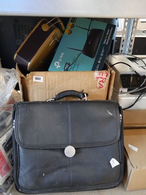 Lot 1047 - Mixed electrical items incl. vintage Bush...