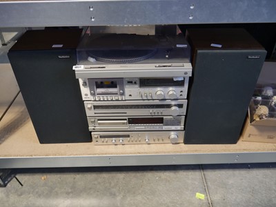 Lot 1056 - Technics sound system