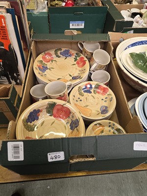 Lot 480 - A tray containing a part modern dinner set to...