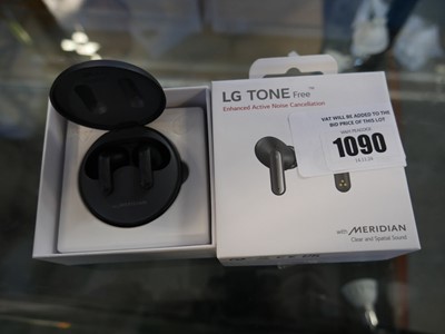 Lot 1090 - Pair of LG Tone earbuds, boxed