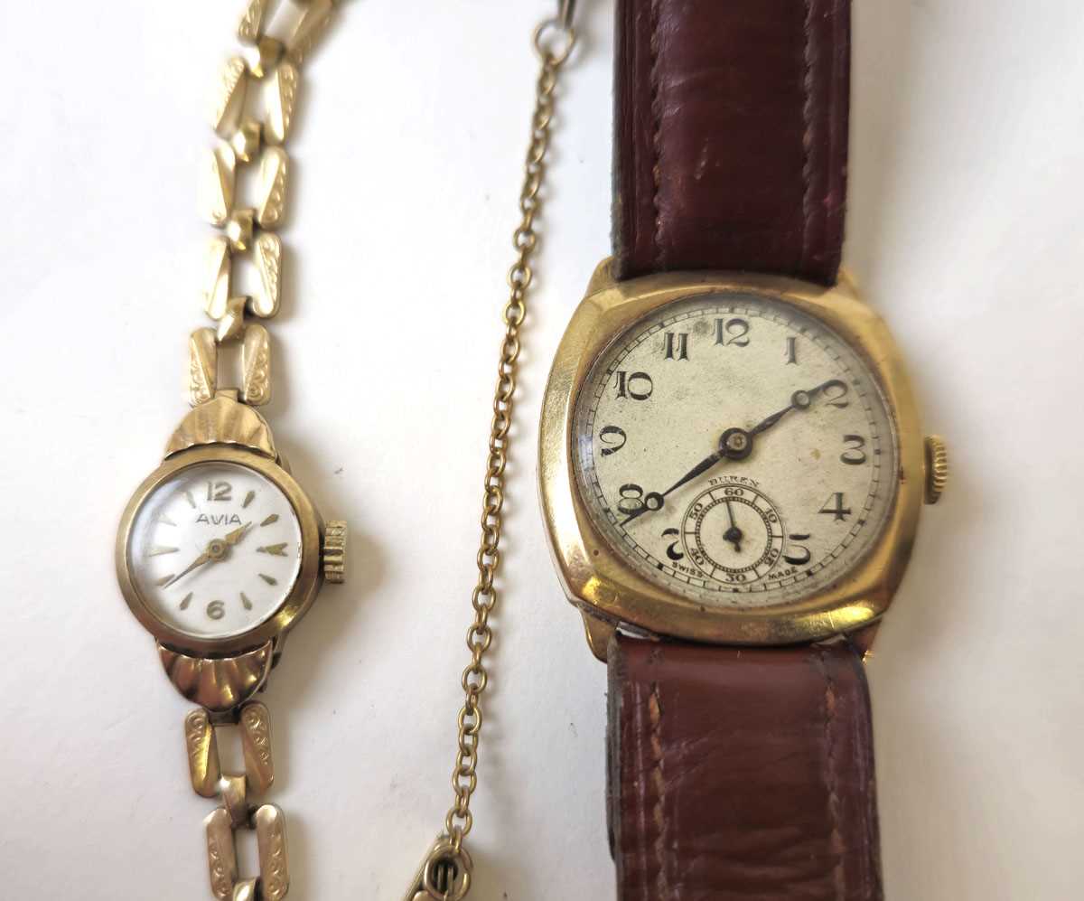 Lot 599 - A gentleman's 9ct gold mechanical wristwatch...