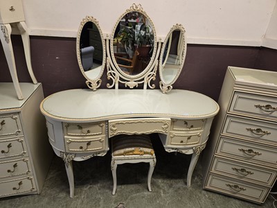 Lot 131 - A Queen Anne style cream and gilt painted...