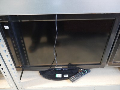 Lot 1024 - Panasonic 32" TV with stand and remote