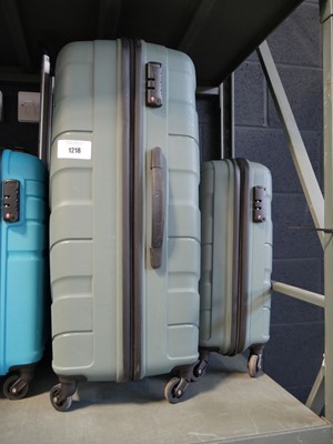 Lot 1218 - 2 piece American Tourister luggage set in khaki