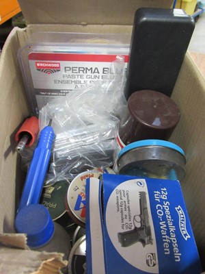 Lot 1184 - Box of air weapon accessories inc. 12g Co2...