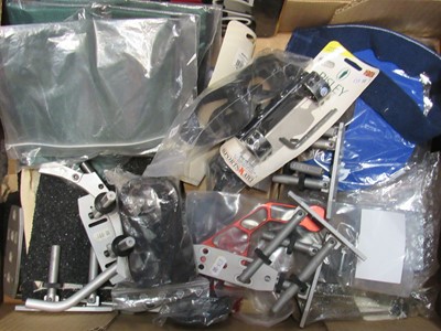 Lot 1333 - Box of shooting accessories and spares inc....