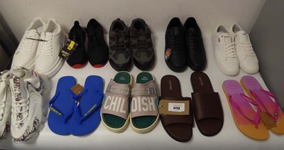 Lot 3728 - 10 pairs of men's trainers, flip flops/slides...