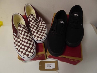 Lot 3734 - Boxed pair of Vans Doheny low top trainers,...