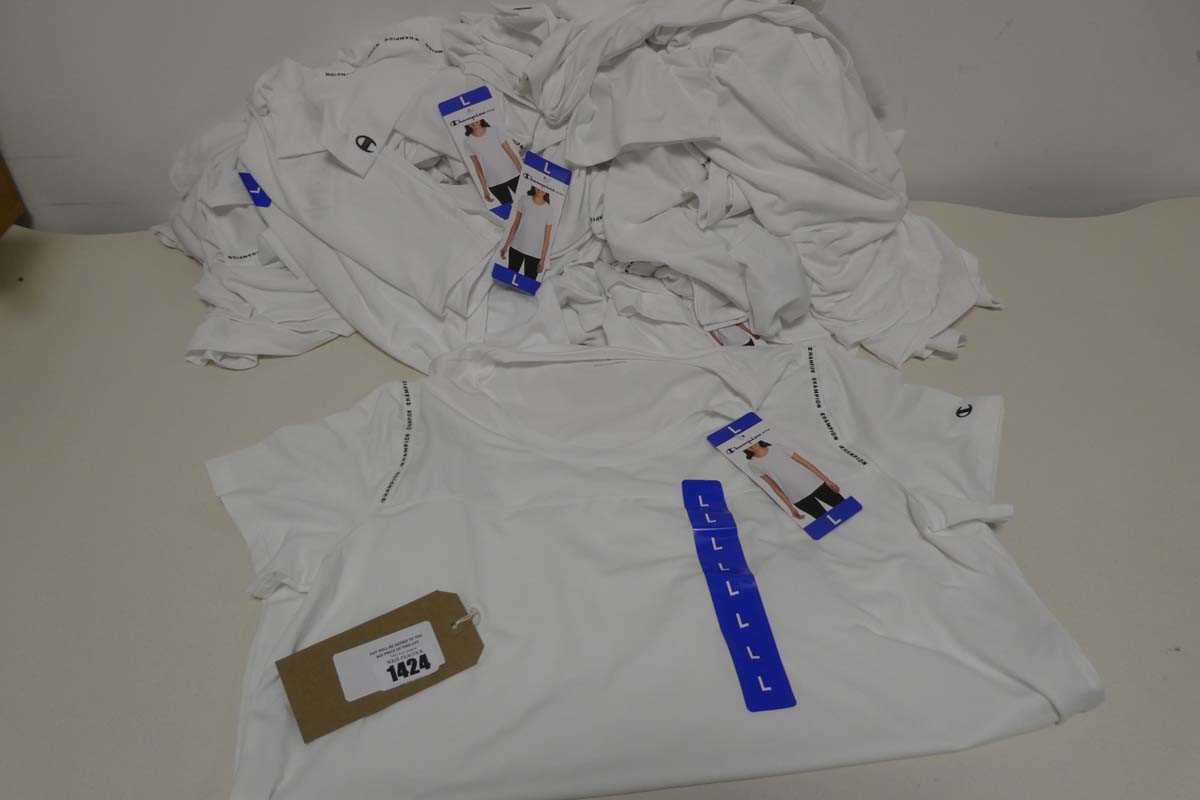 Lot 1424 - Approx. 20 ladies Champion t-shirts