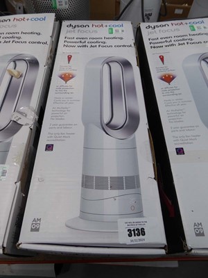 Lot 3136 - Dyson Hot and Cool Jet Focus Am09 tower fan...