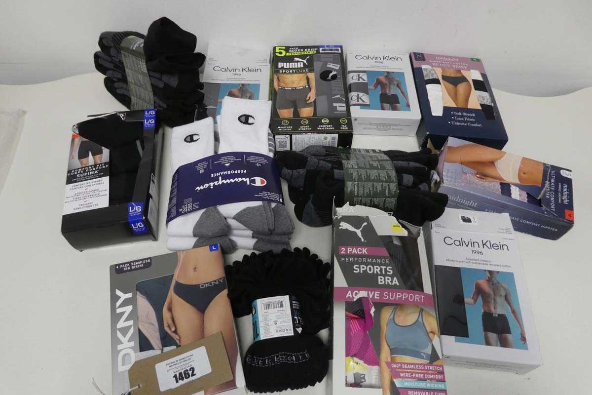 Lot 1462 - Mixed lot of mens and womens underwear, socks,...