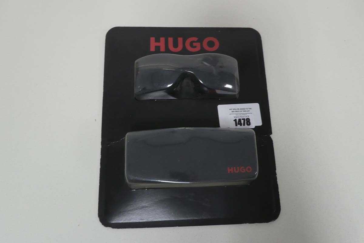 Lot 1478 - A pair of HUGO sunglasses with case