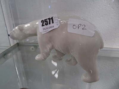 Lot 2571 - China polar bear