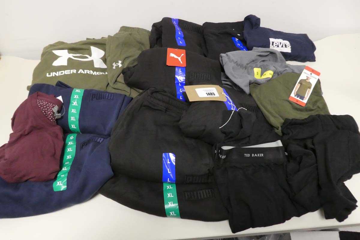 Lot 1485 - Approx. 15 items of branded clothing. To...