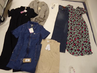 Lot 1277 - Selection of clothing to include Jigsaw, Scamp...