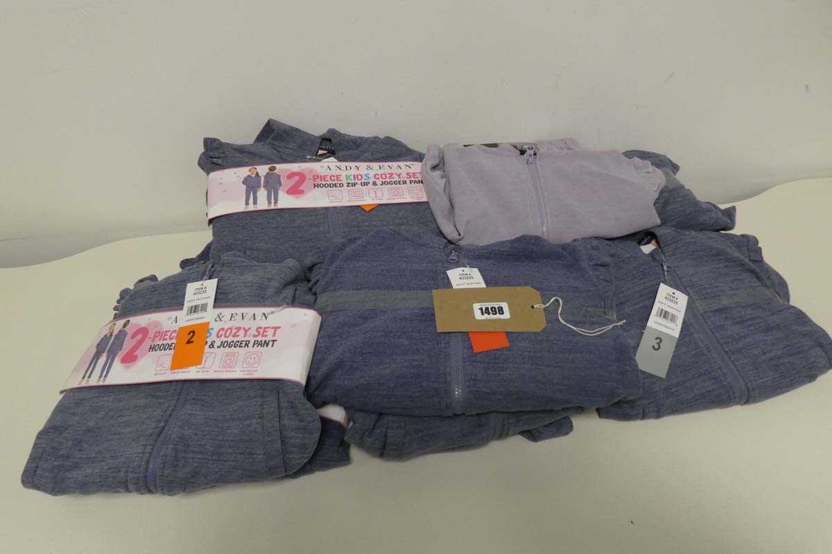 Lot 1498 - Approx. 10 chldren's hooded zip up jackets and...