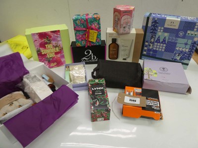 Lot 3566 - 12 toiletry gift sets including The Body Shop,...