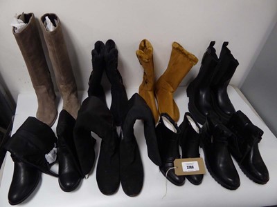 Lot 3780 - 8 pairs of ladies boots of various styles and...