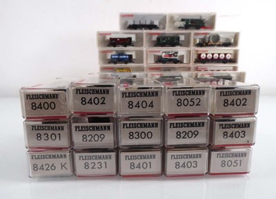 Lot 184 - Thirty two items of Fleischmann N gauge...