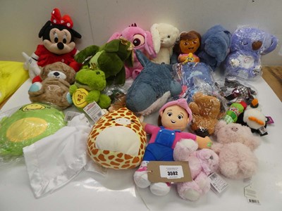 Lot 3592 - Selection of soft cuddly toys