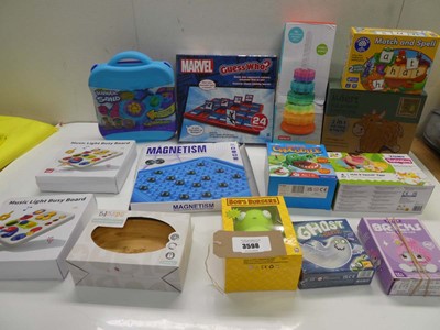 Lot 3598 - Assorted games including Kinetic Sand, Guess...