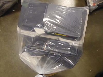 Lot 2432 - Quantity of routers and TV boxes