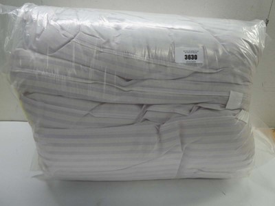 Lot 3630 - Pack of 4 pillows