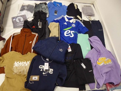 Lot 3878 - Selection of sportswear to include Nike, Gym...